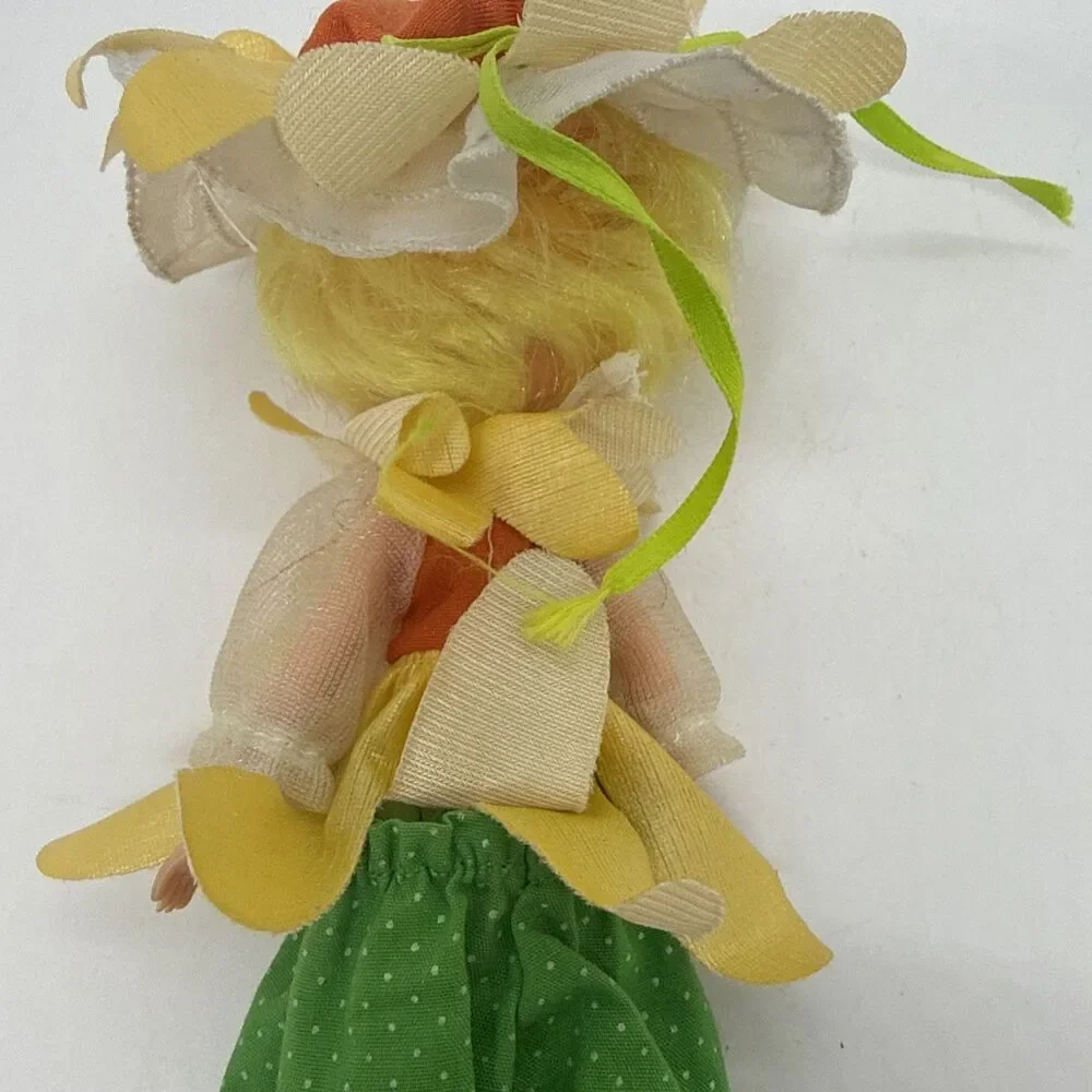 Vintage 1984 Kenner Rose Petal Place 